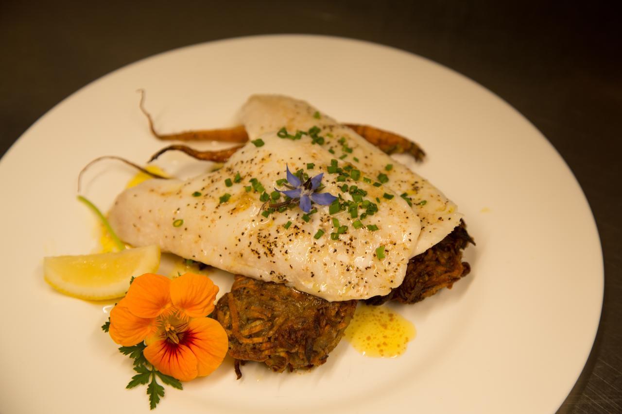 Half-moon Bay Church Hill Boutique Lodge & Restaurant מראה חיצוני תמונה